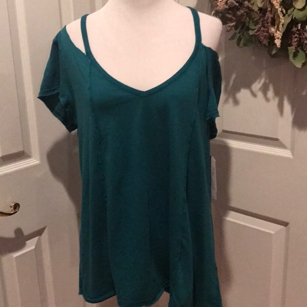 Melrose & Market cold shoulder loose fitting top